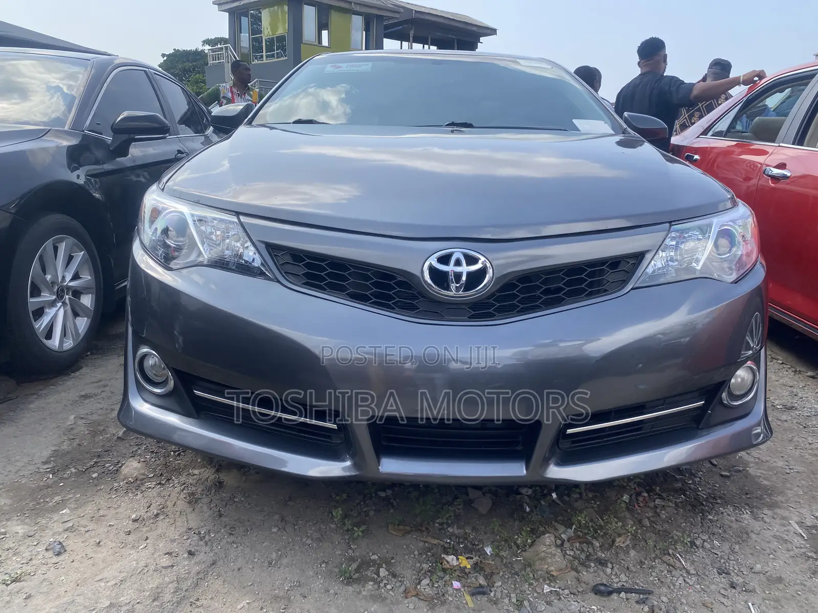 Toyota Camry SE 4dr Sedan (2.5L 4cyl 6A) 2014 Gray