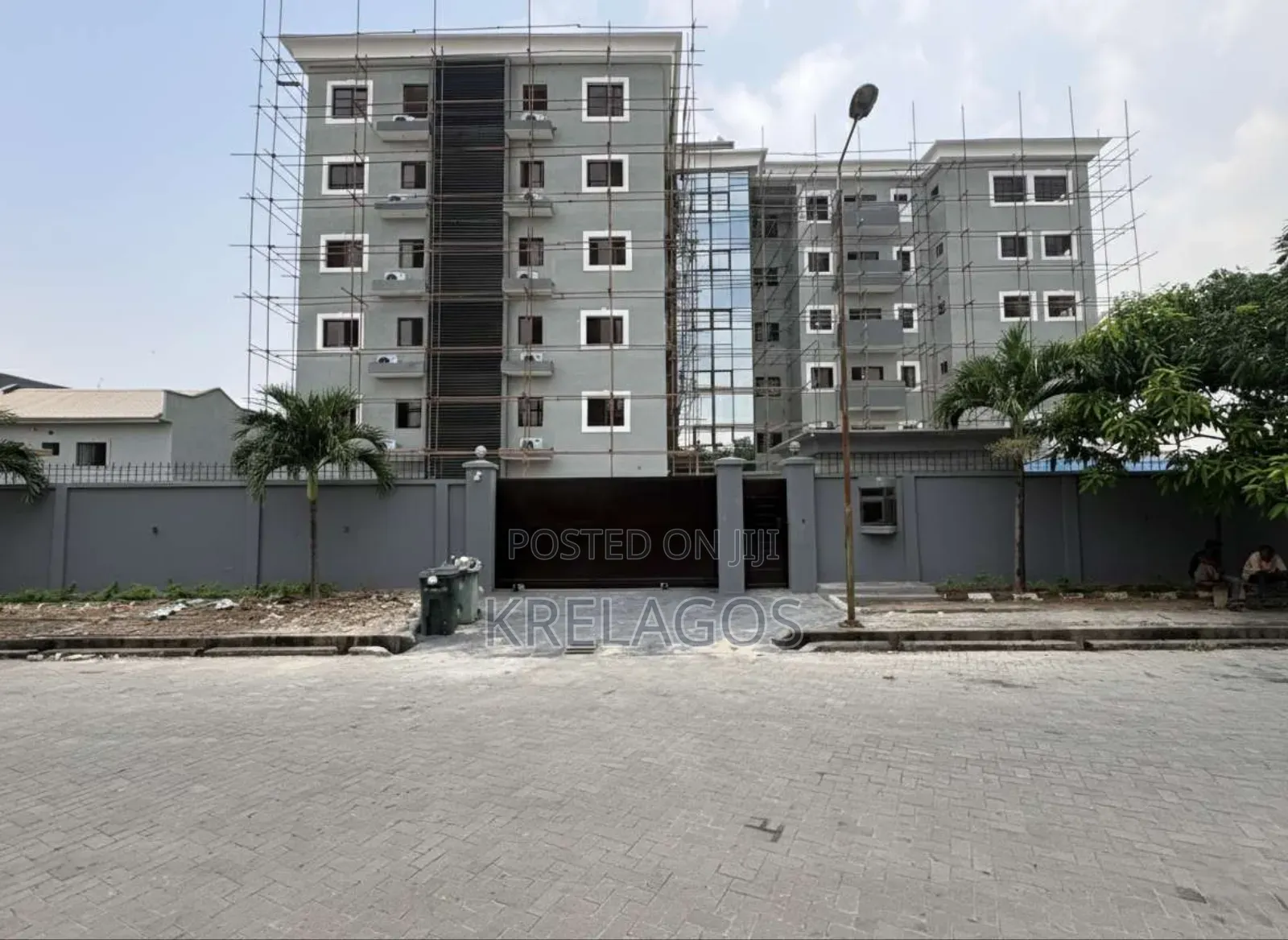 3bdrm Apartment in Lekki Phase 1 for rent