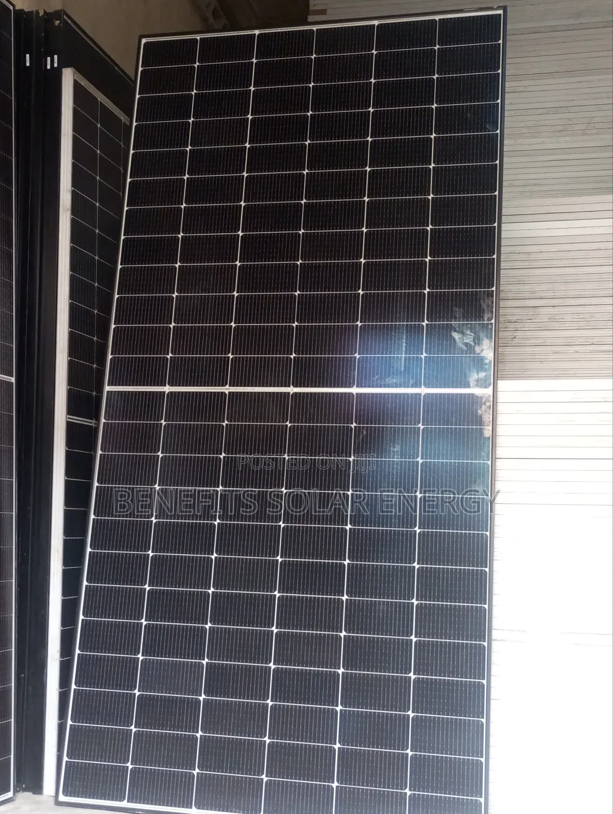 650w Black Frame Jhalfcut Mono Panel