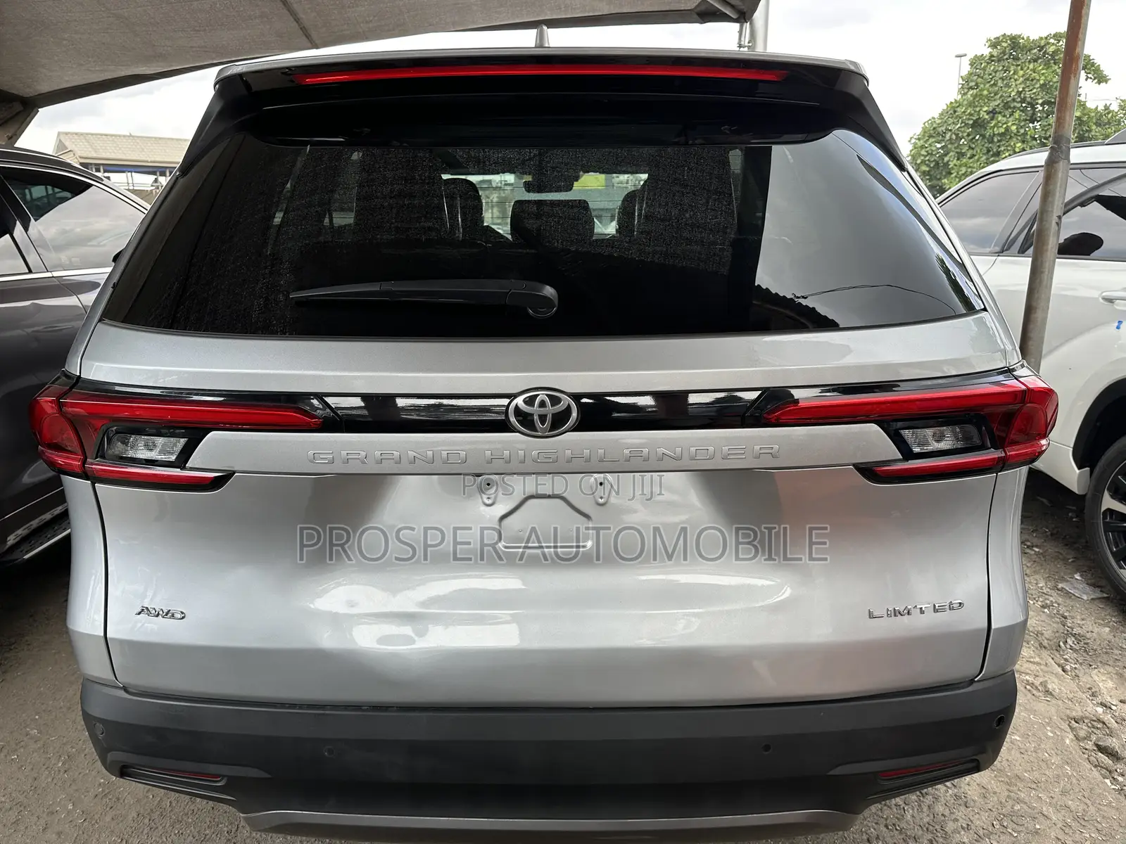 Toyota Highlander Limited AWD 2024 Silver
