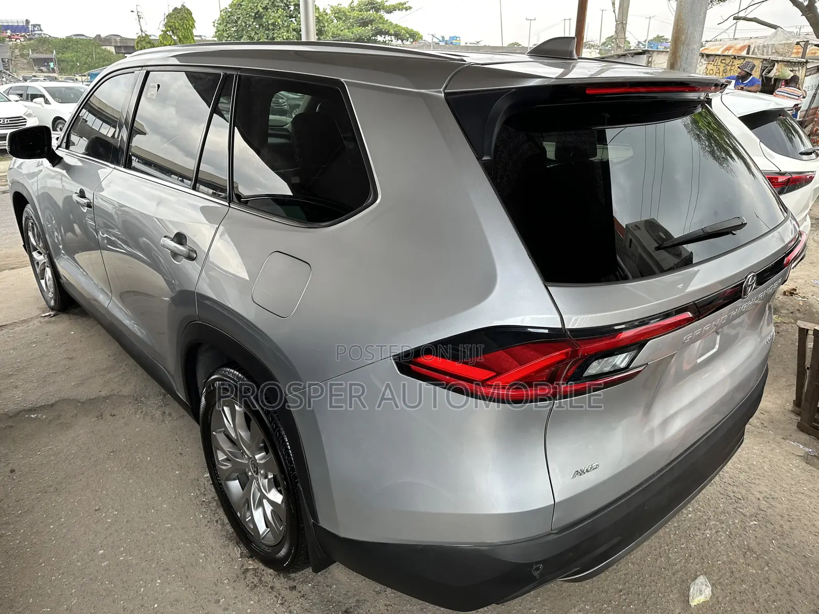 Toyota Highlander Limited AWD 2024 Silver