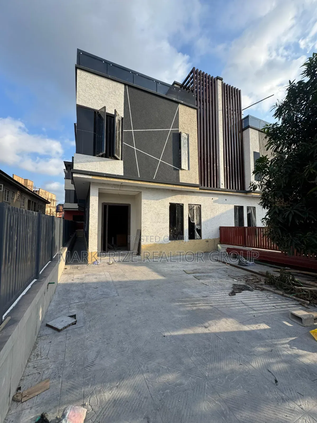 4bdrm Duplex in Gbagada for sale