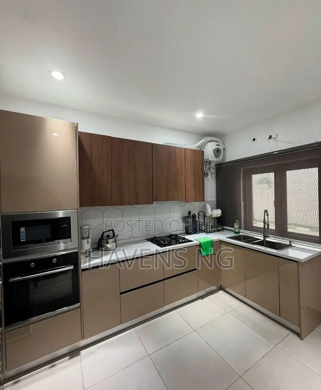 Exquisitely Furnished Spacious 3 Bedroom Terrace With Swimming Pool