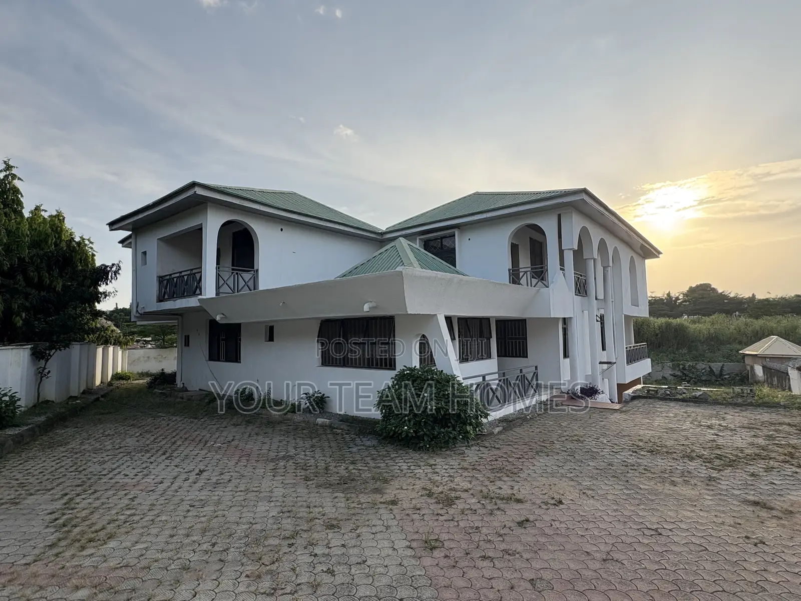 18bdrm Duplex in Asokoro for rent
