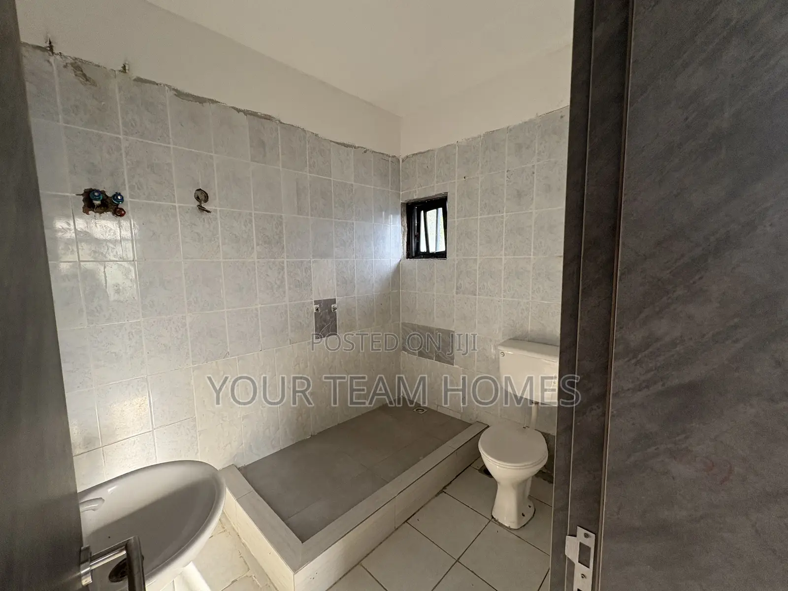 18bdrm Duplex in Asokoro for rent