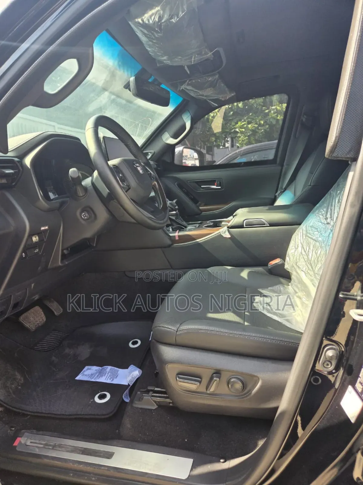 New Toyota Land Cruiser LC300 2025 Black