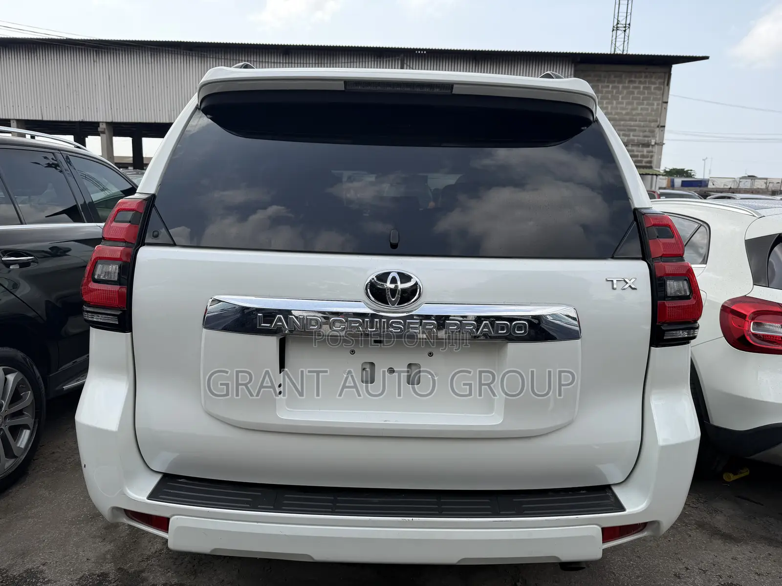 Toyota Land Cruiser Prado 2.8 2023 White