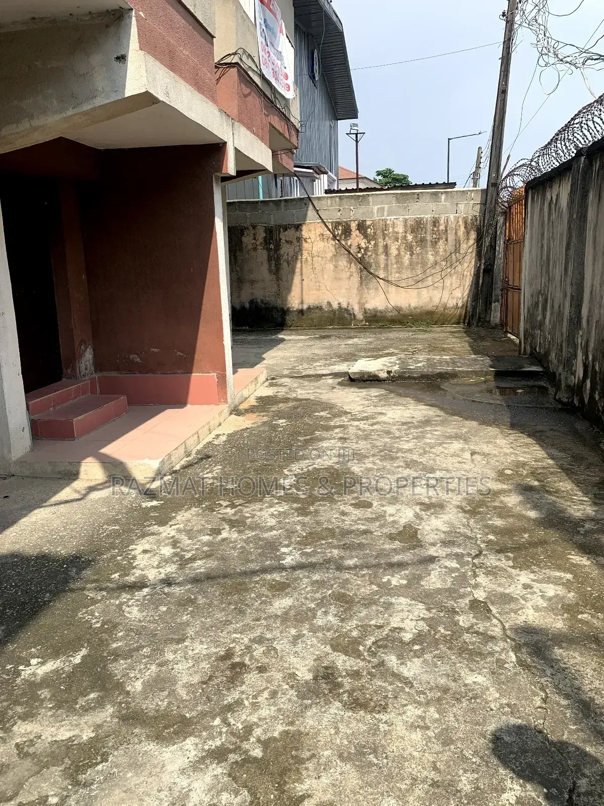 4bdrm Duplex in Alagomeji for sale