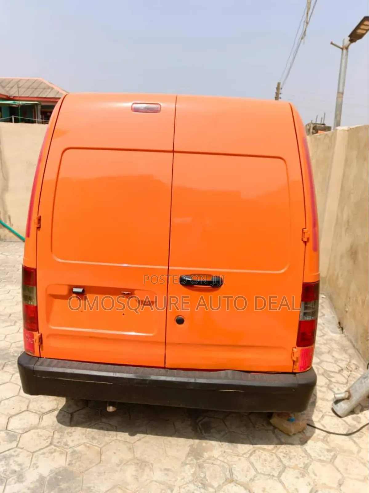 Ford Transit 2005 Orange