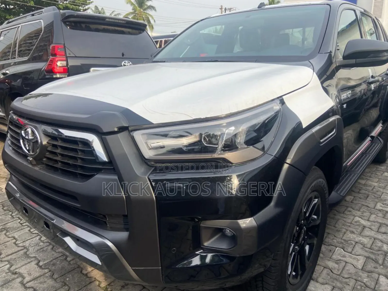New Toyota Hilux 2025 Black