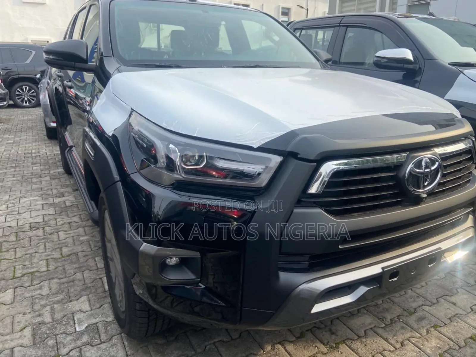 New Toyota Hilux 2025 Black