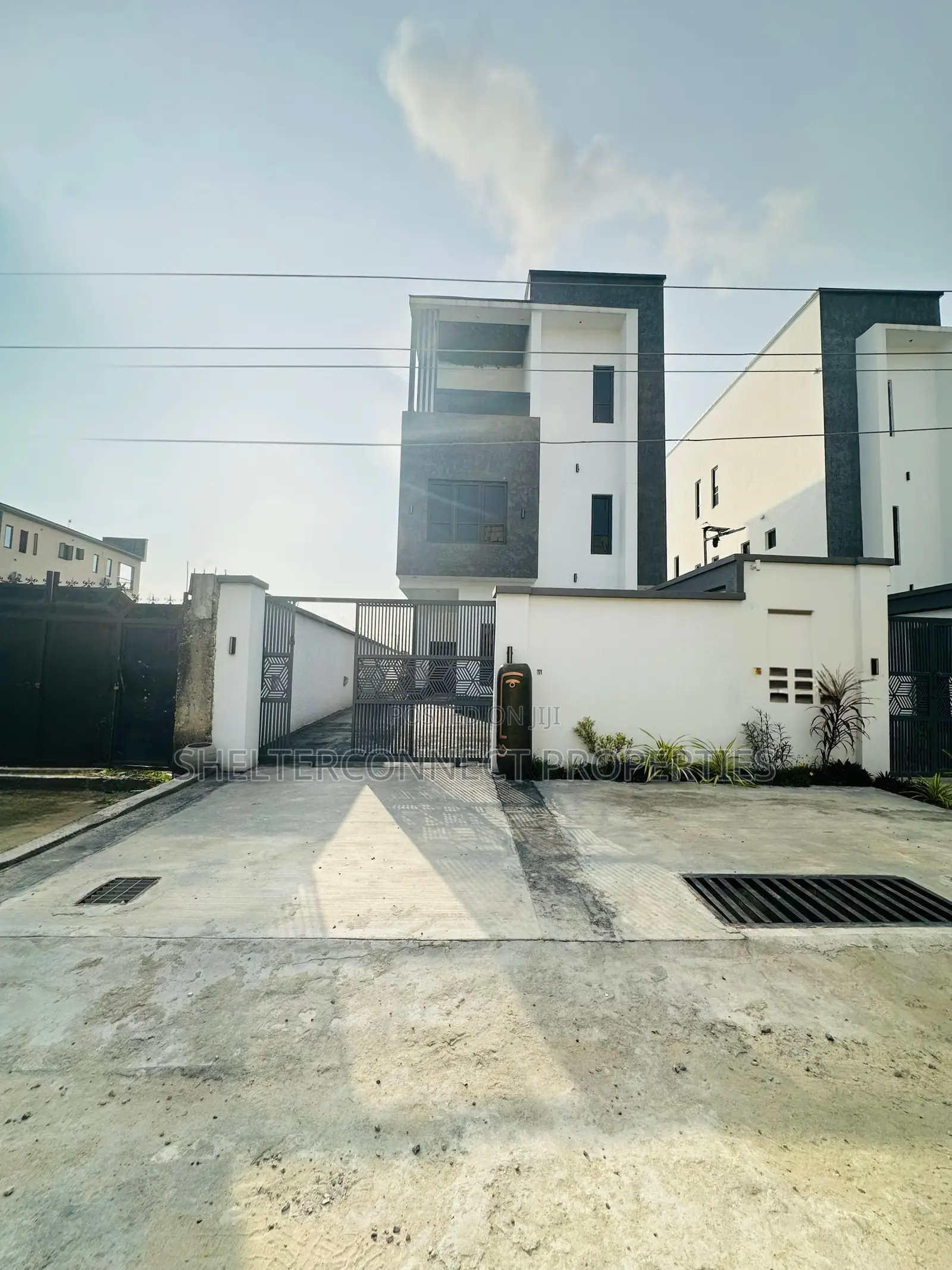 5bdrm Duplex in Ajah for sale