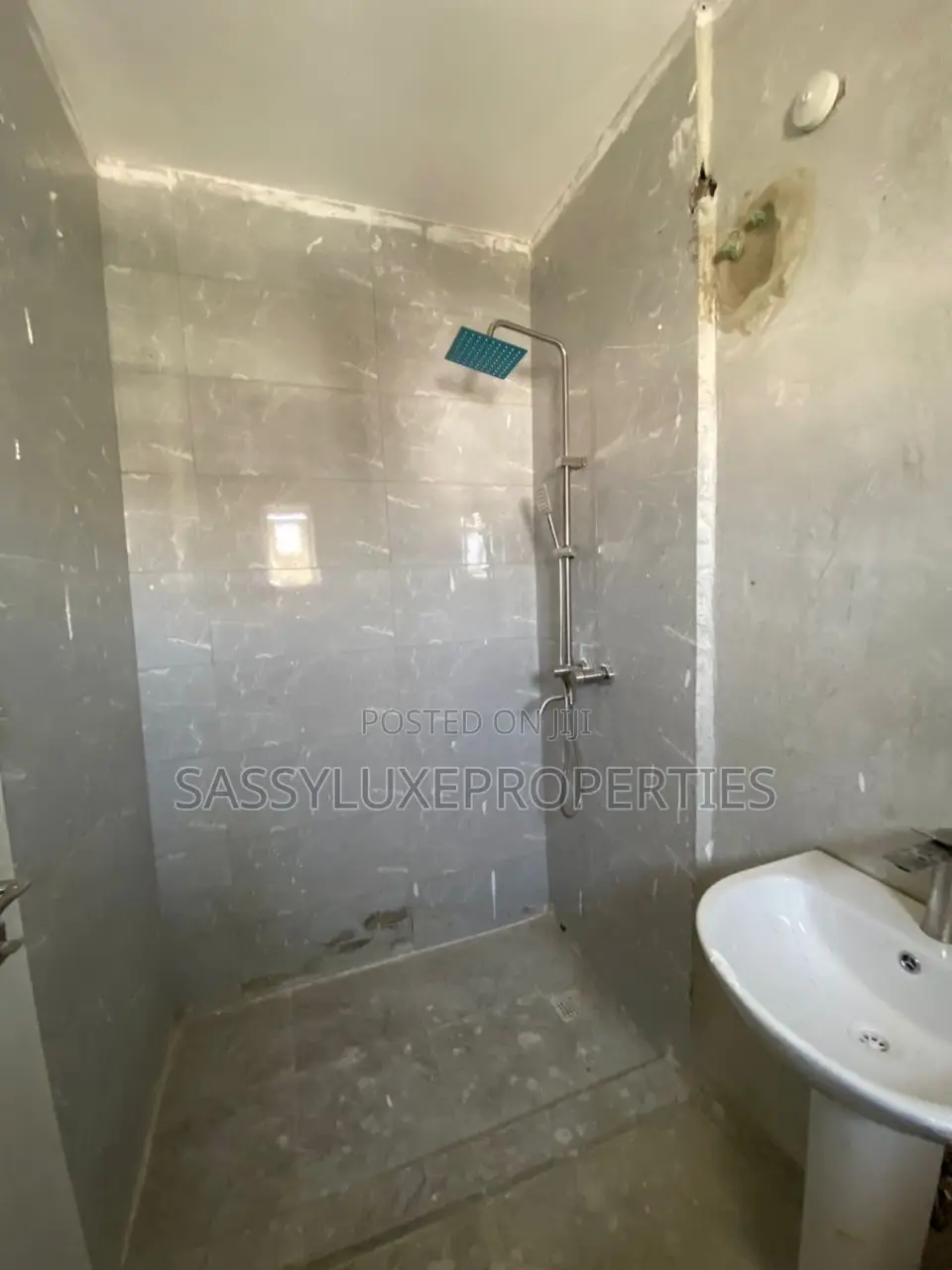 Furnished 2bdrm Maisonette in Ikate, Lekki for sale