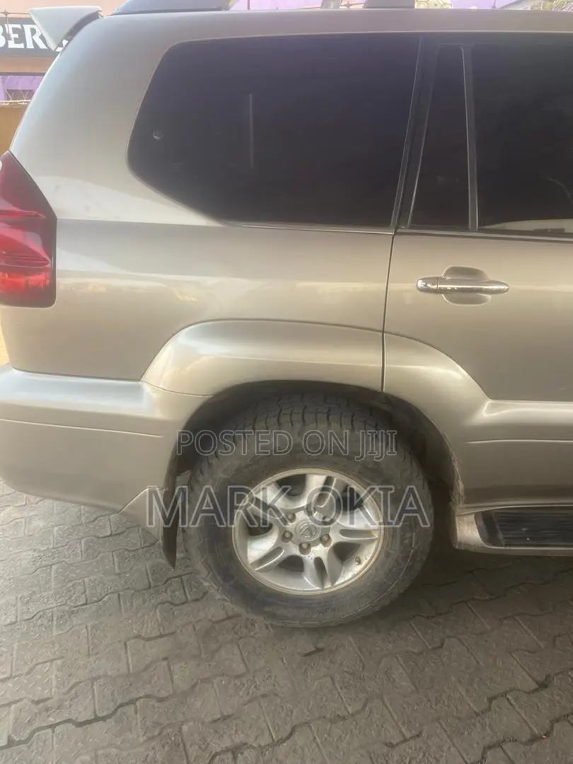 Lexus GX 2005 Gold