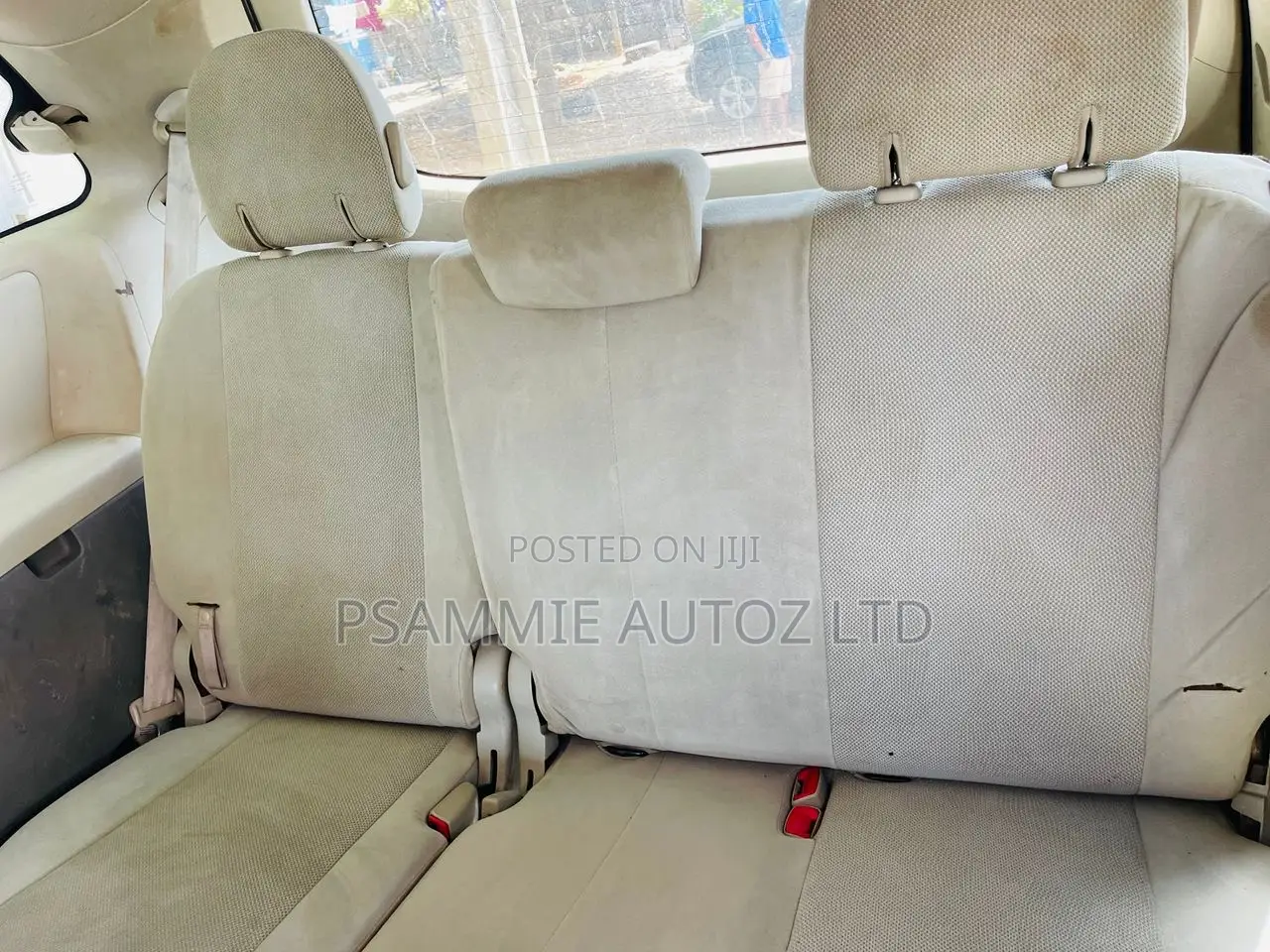 Toyota Sienna 2011 Gold