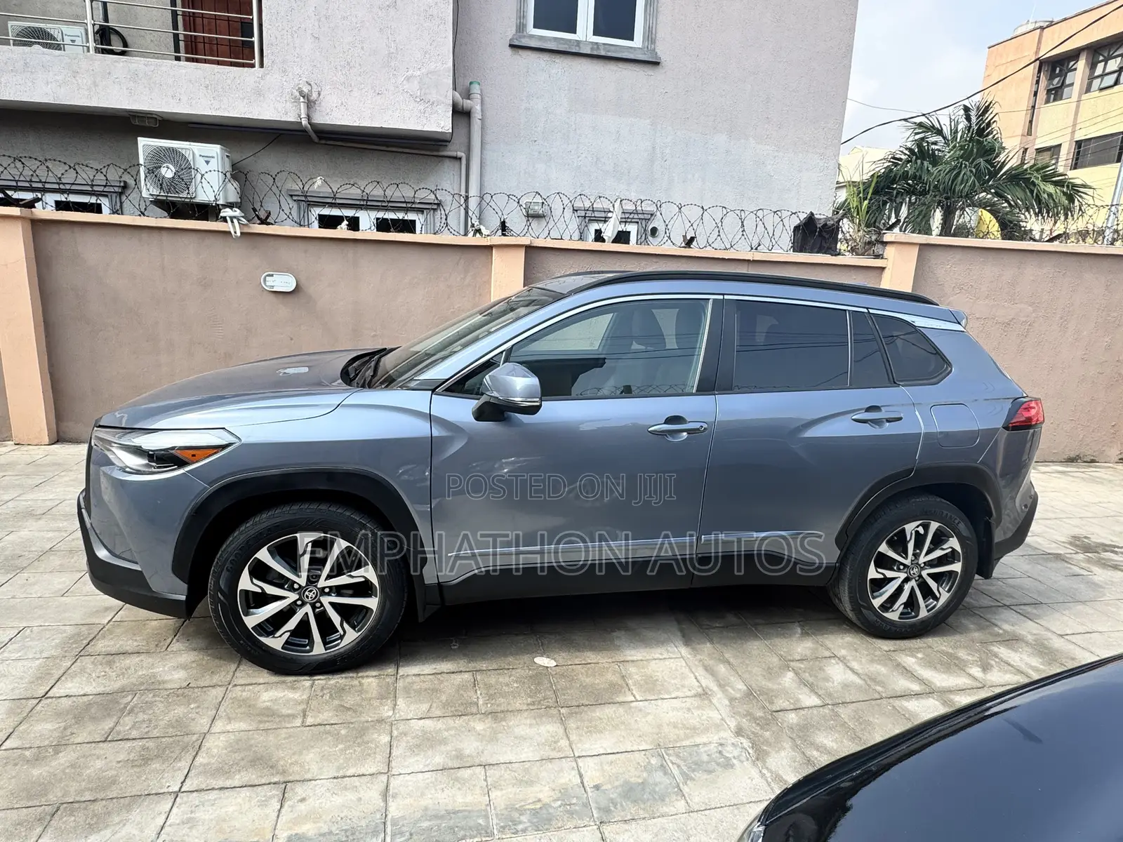 Toyota Corolla Cross XLE 2023 Gray