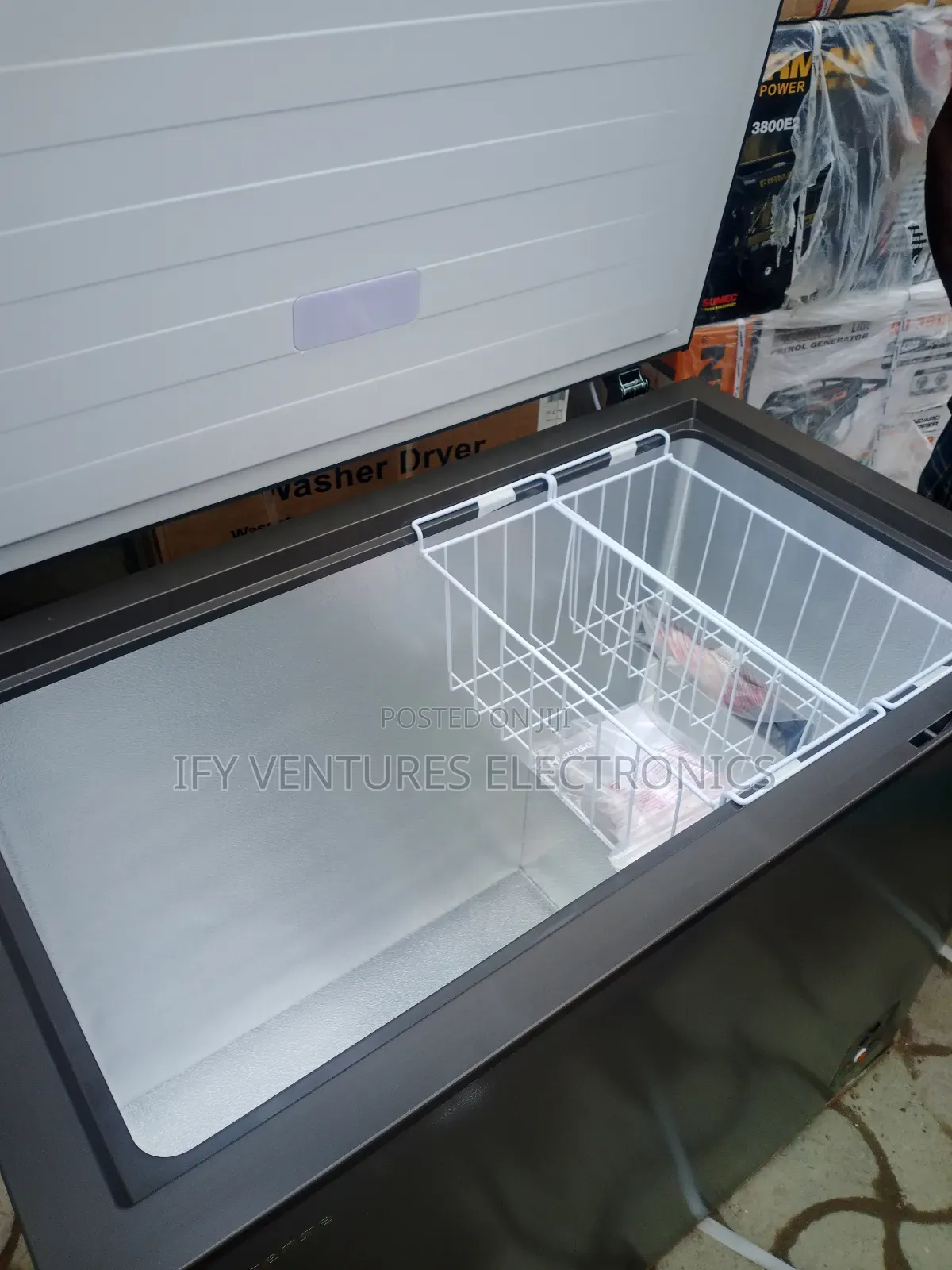 250 Liters Hisense Chest Freezer, Fast Freezing, Silver Color.