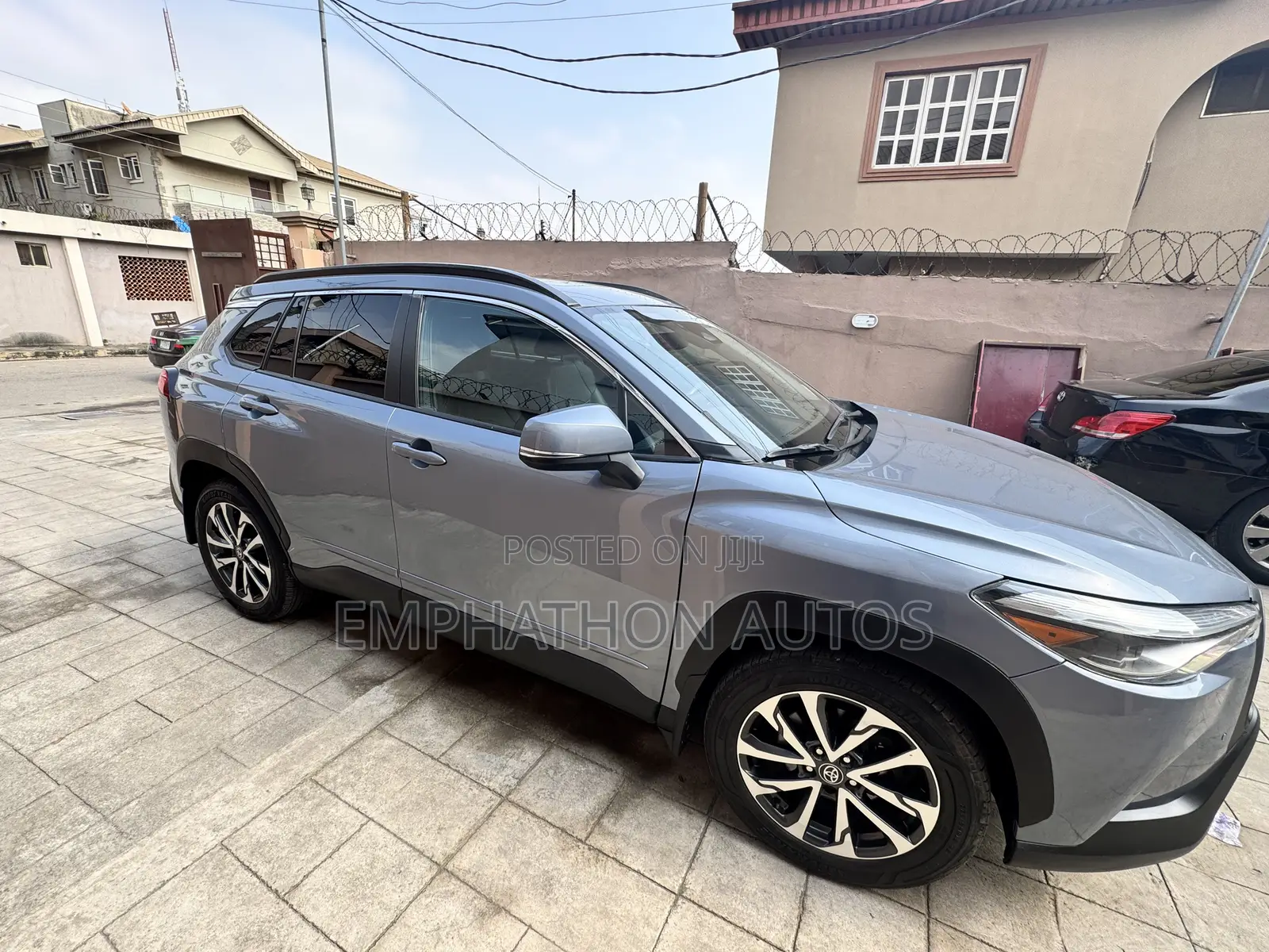 Toyota Corolla Cross XLE 2023 Gray