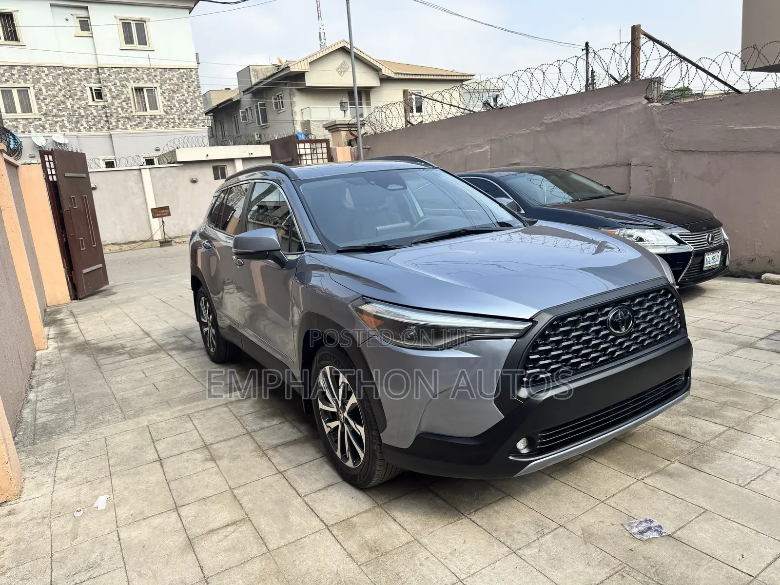 Toyota Corolla Cross XLE 2023 Gray
