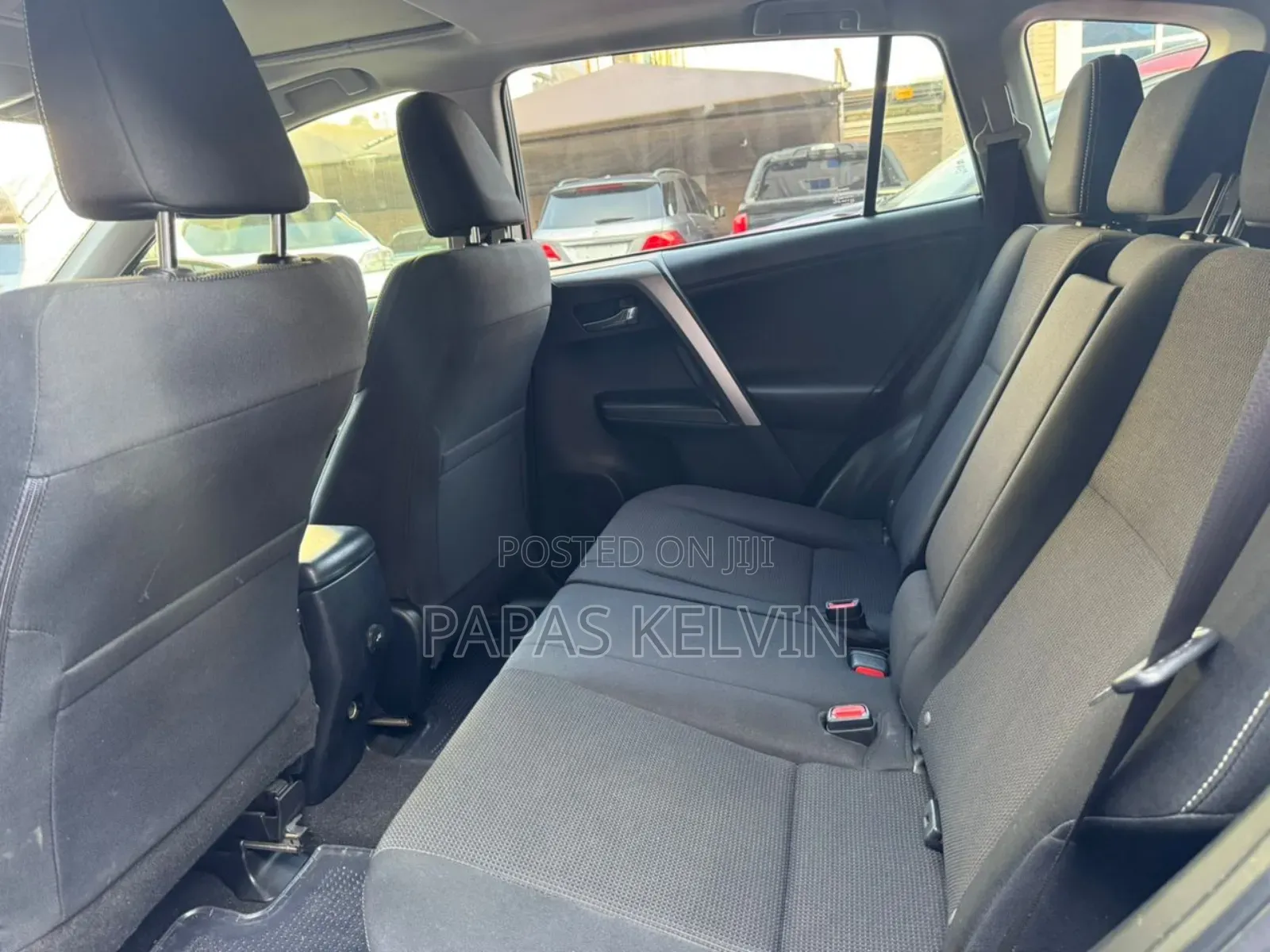 Toyota RAV4 XLE AWD (2.5L 4cyl 6A) 2017 Gray