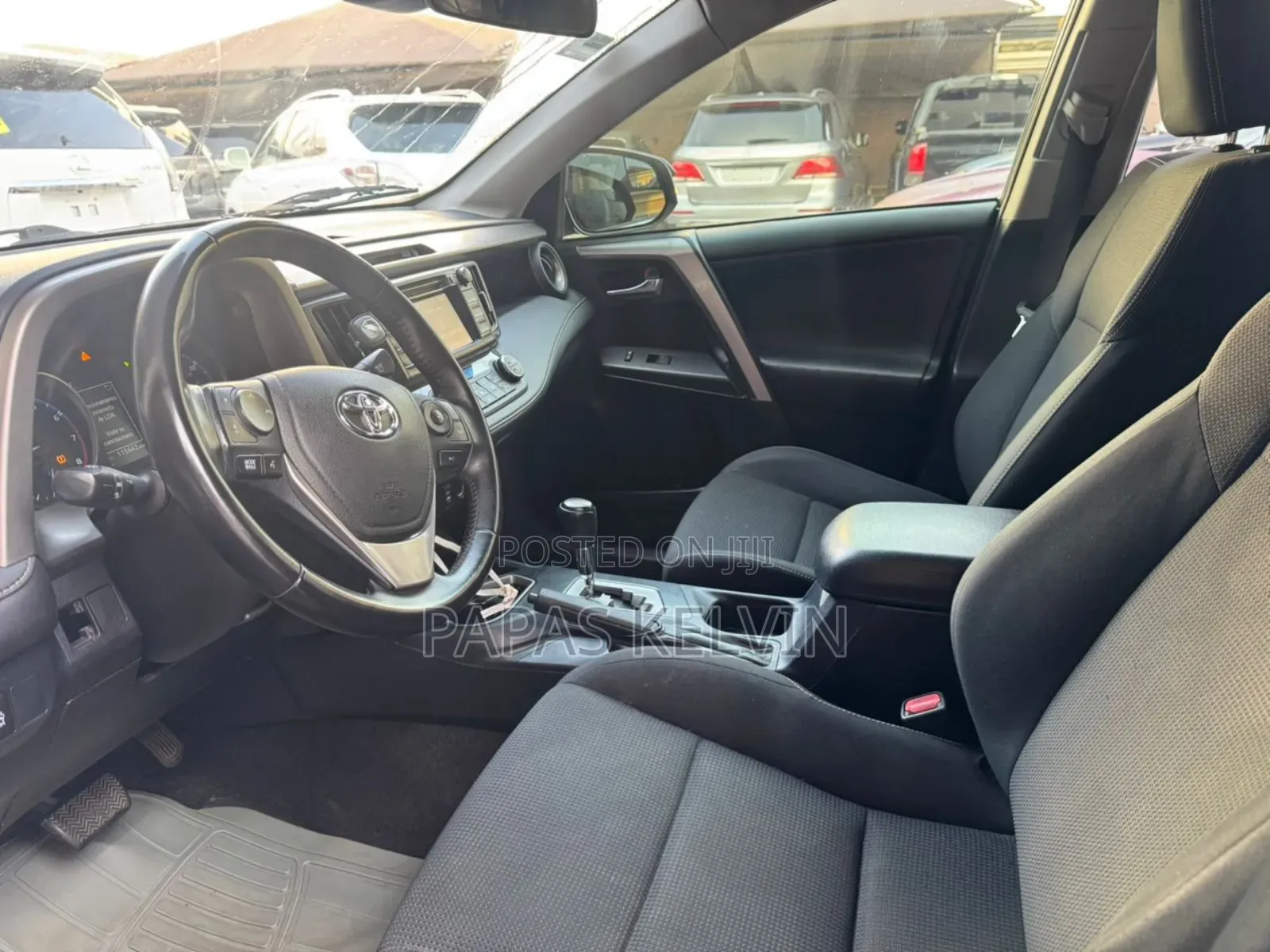 Toyota RAV4 XLE AWD (2.5L 4cyl 6A) 2017 Gray