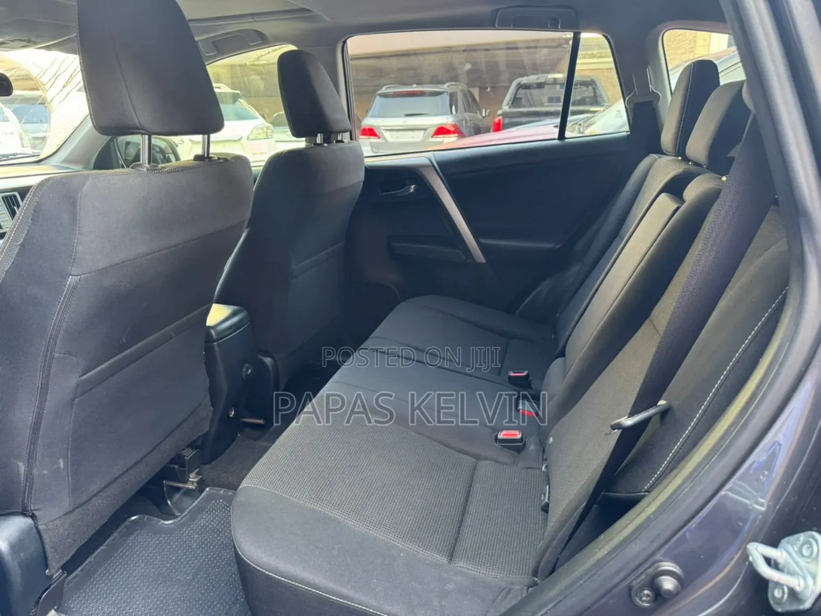 Toyota RAV4 XLE AWD (2.5L 4cyl 6A) 2017 Gray