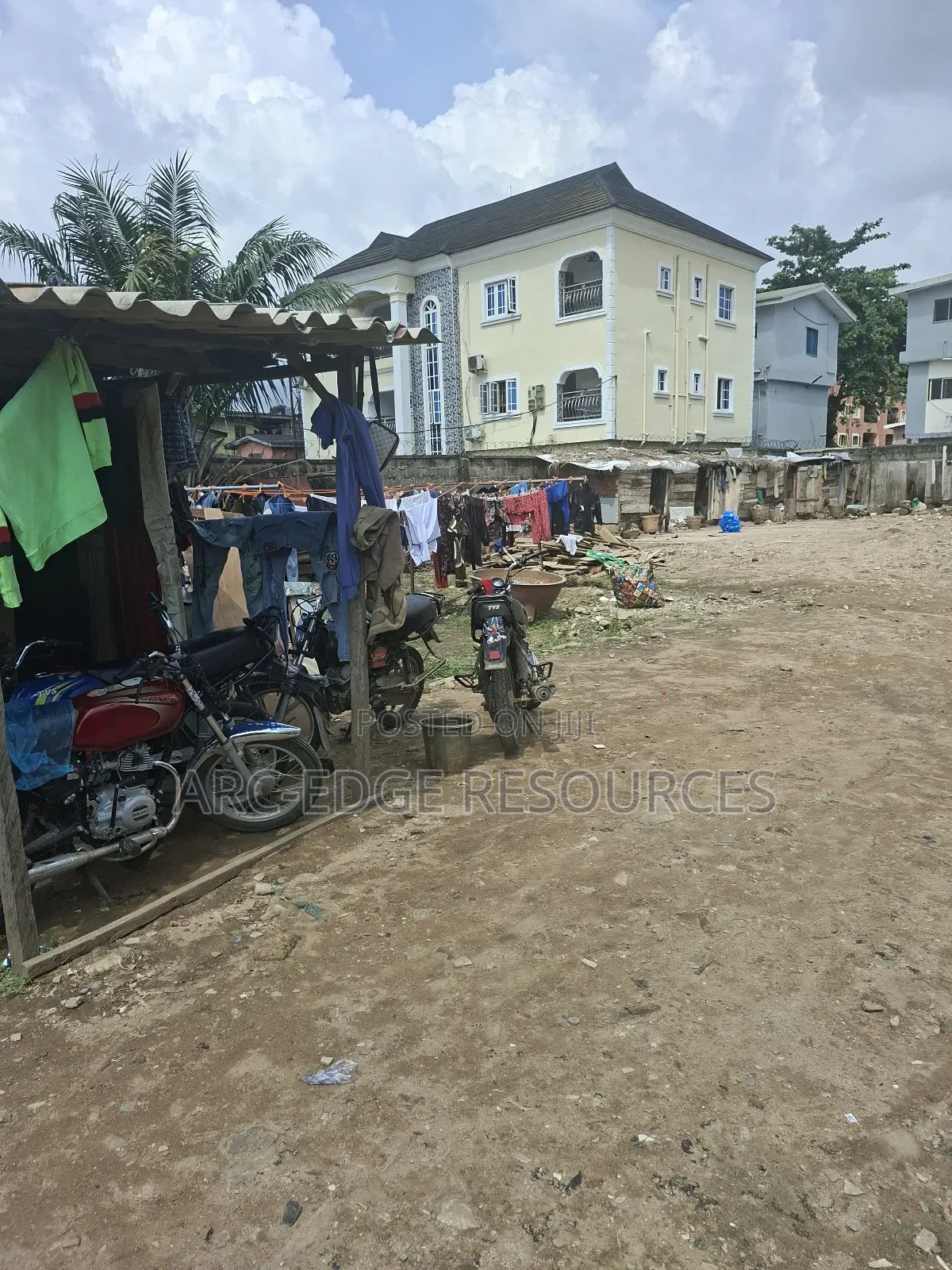 Dry Bareland Suitable for Residential/Commercial Use