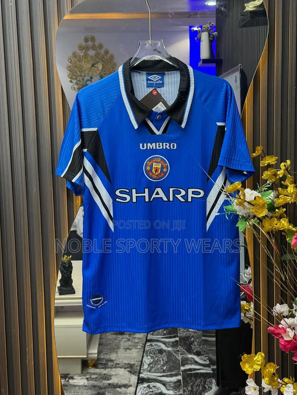 Manchester United Blue Retro Kit