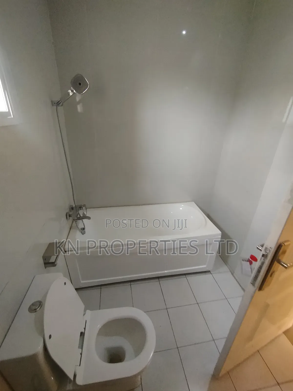 5bdrm Townhouse / Terrace in Gusape Main, Guzape District for rent