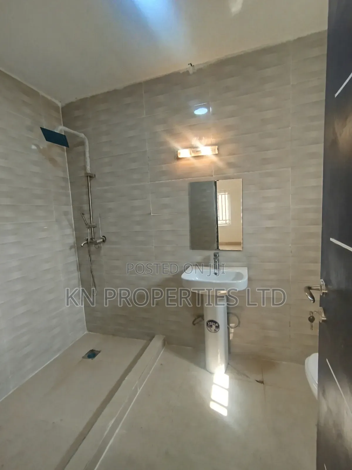 3bdrm Block of Flats in Gusape, Guzape District for rent