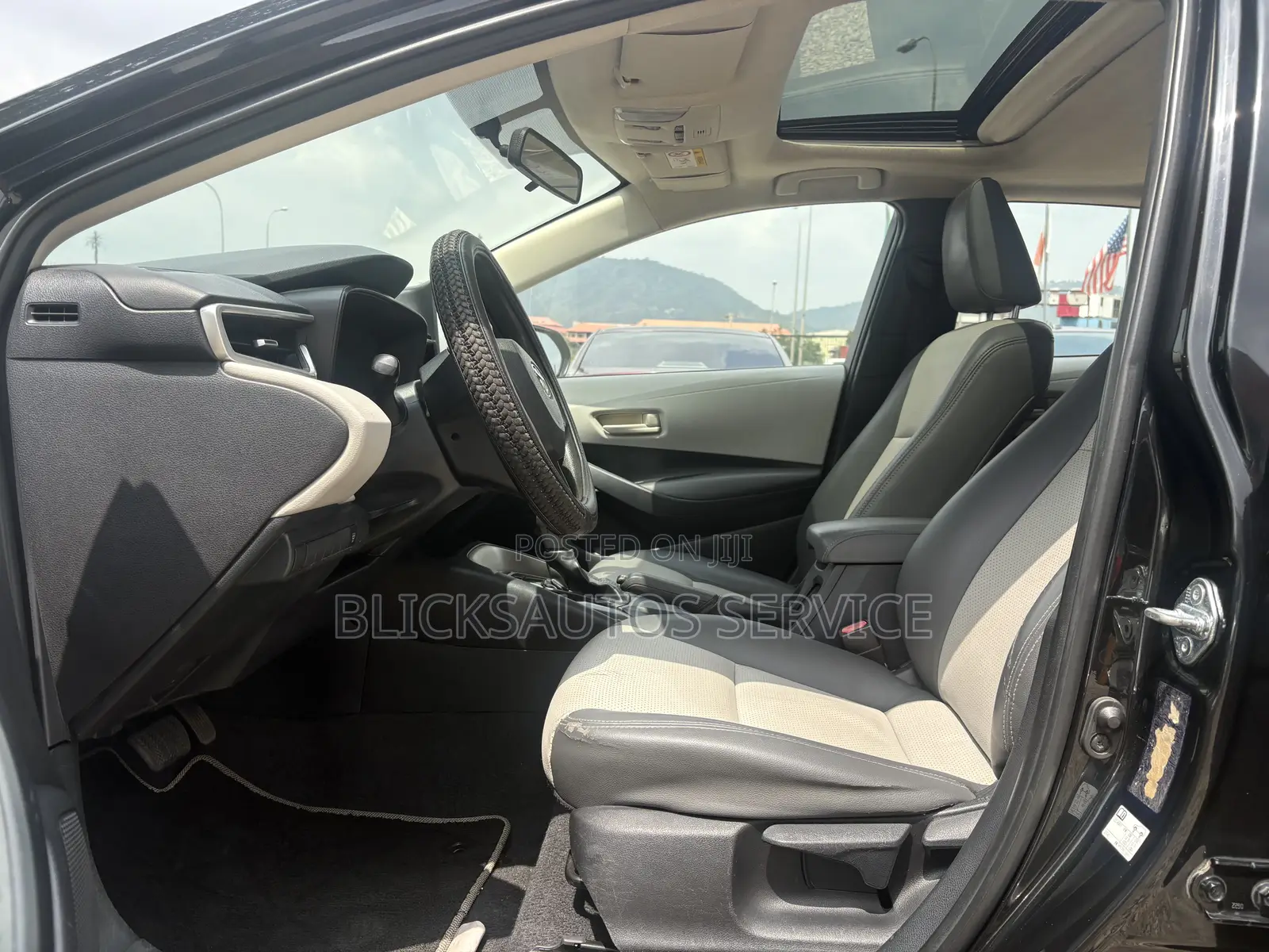 Toyota Corolla XLE 2021 Black