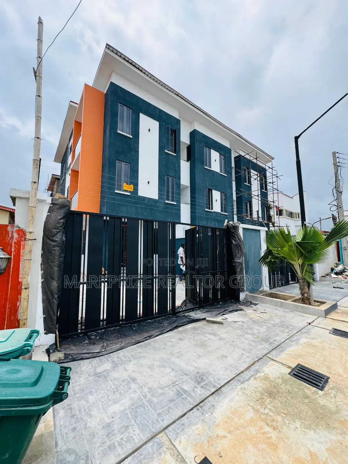 4bdrm Duplex in Ogudu GRA for sale