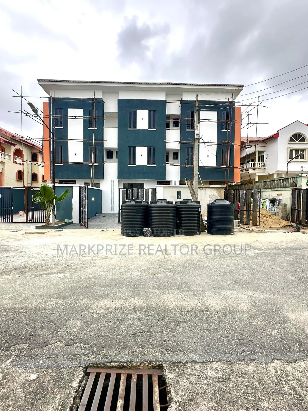 4bdrm Duplex in Ogudu GRA for sale