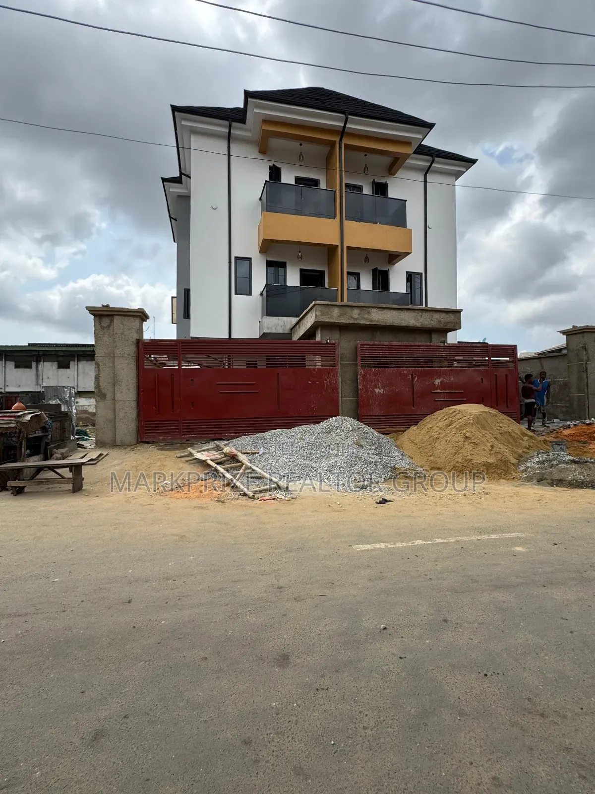 4bdrm Duplex in Surulere for sale