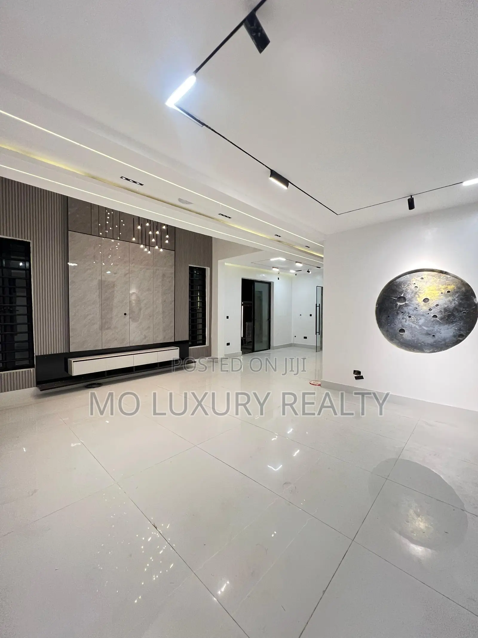 5bdrm Duplex in Lekki Phase 1 for sale