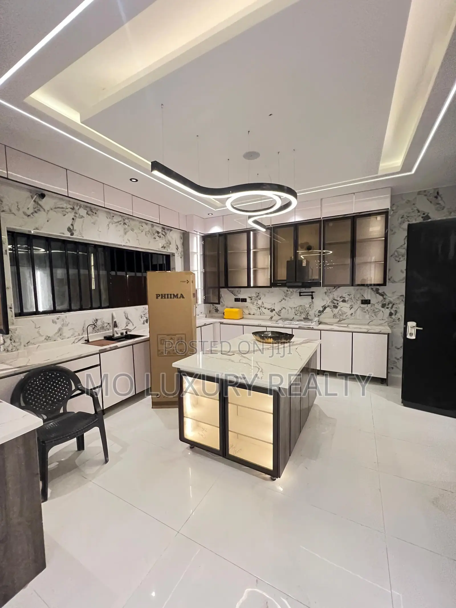 5bdrm Duplex in Lekki Phase 1 for sale
