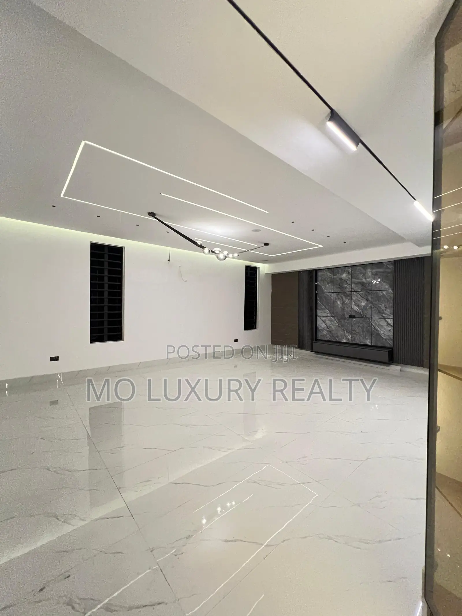 5bdrm Duplex in Lekki Phase 1 for sale