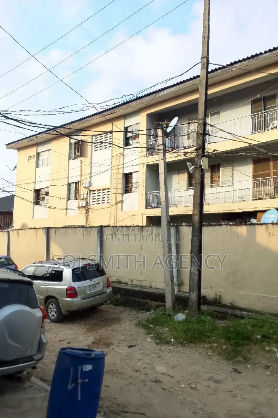 Furnished 3bdrm Block of Flats in Soluyi for sale