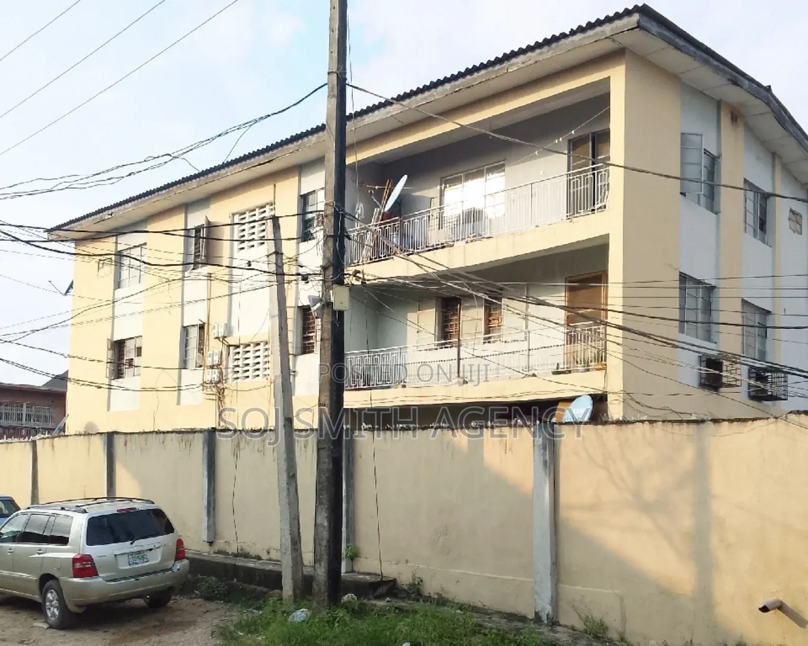 Furnished 3bdrm Block of Flats in Soluyi for sale
