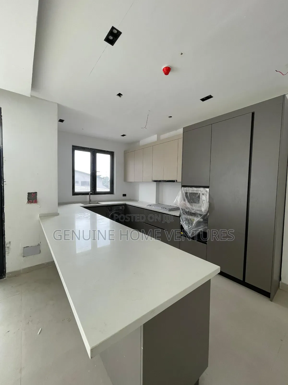2bdrm Apartment in Lekki Phase 1 for sale