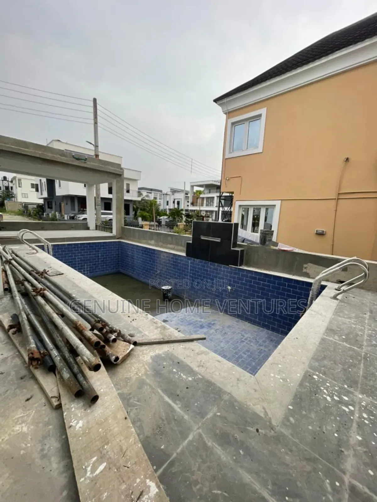 6bdrm Duplex in Osapa Lekki for sale