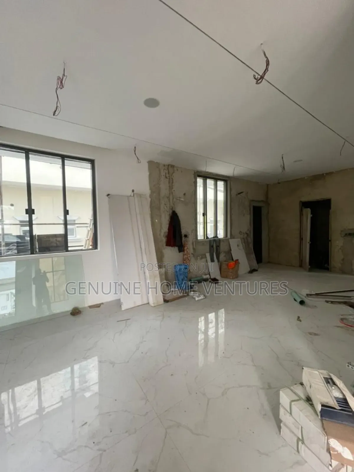 6bdrm Duplex in Osapa Lekki for sale