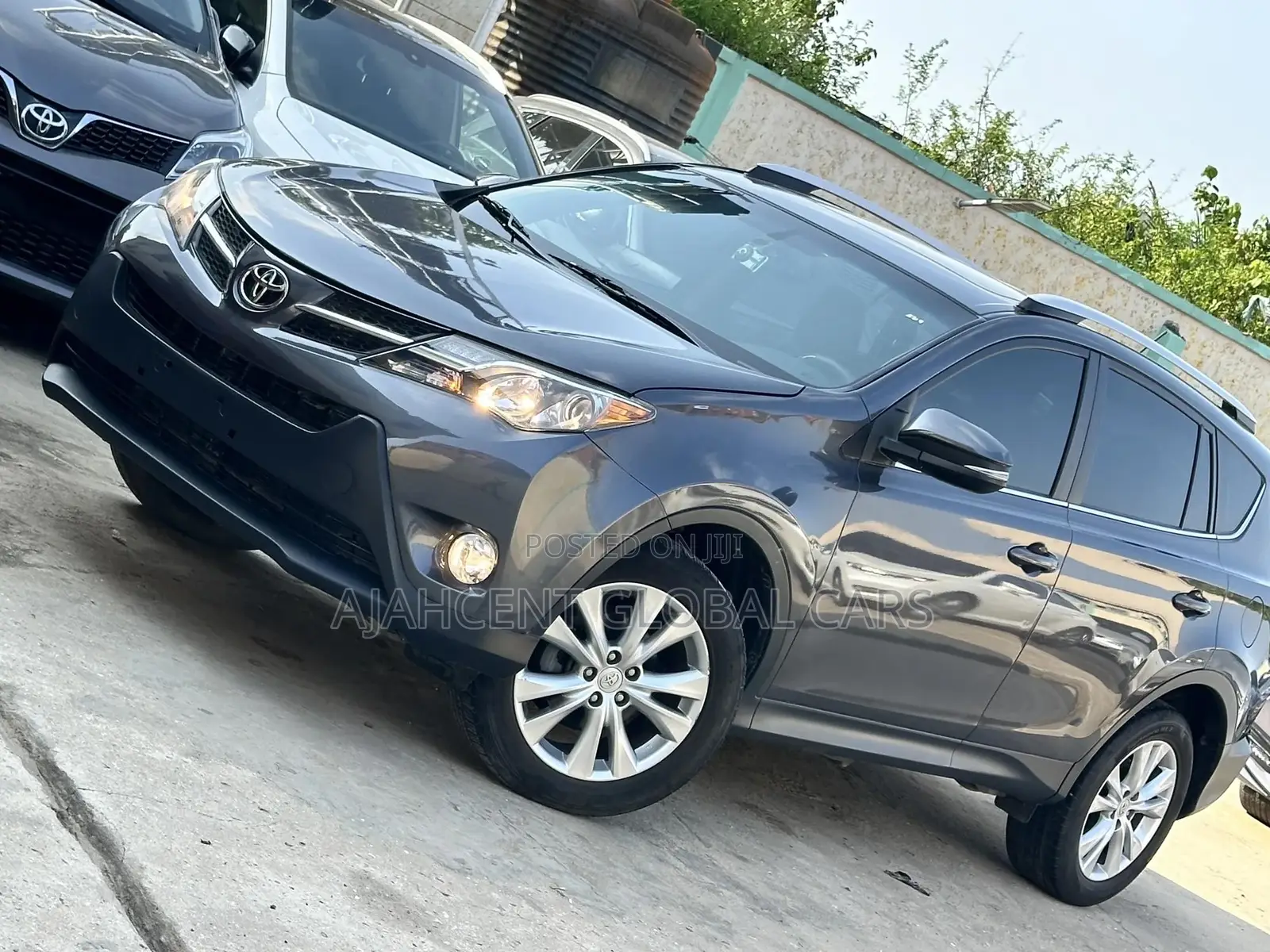Toyota RAV4 Limited 4dr SUV AWD (2.5L 4cyl 6A) 2014 Gray