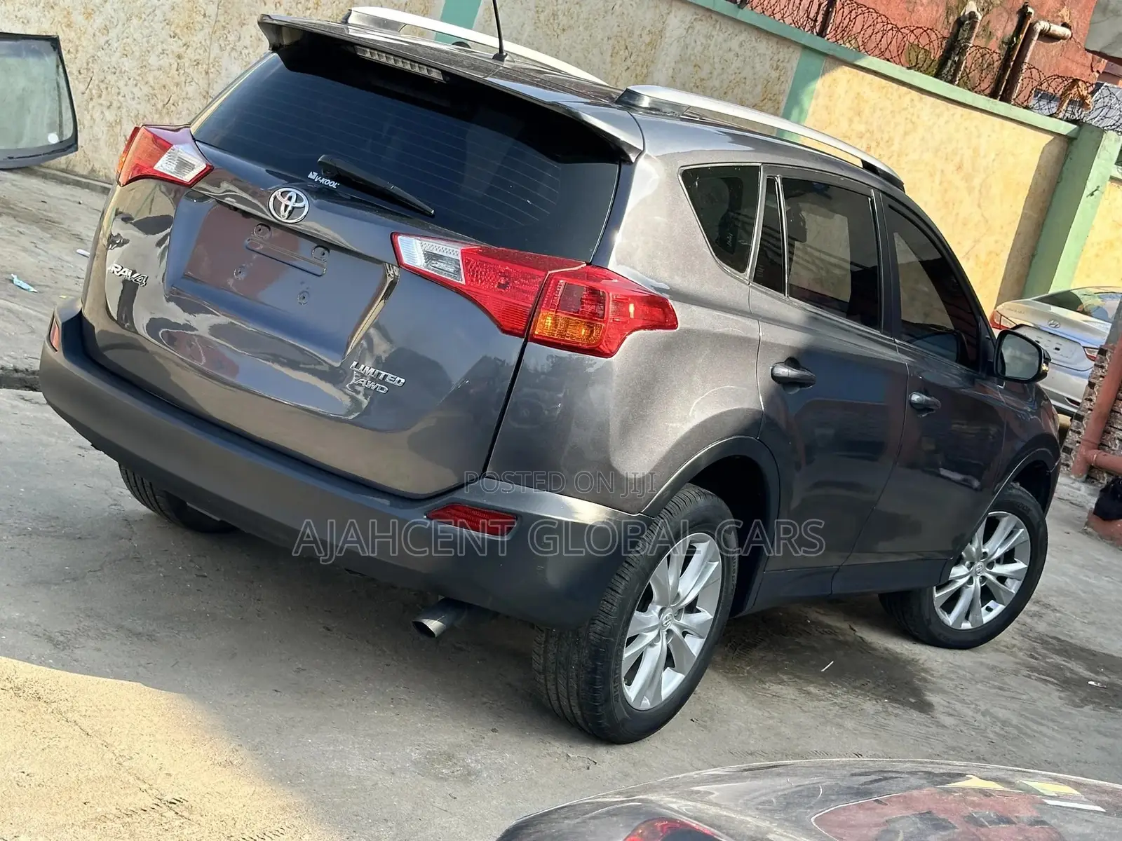 Toyota RAV4 Limited 4dr SUV AWD (2.5L 4cyl 6A) 2014 Gray