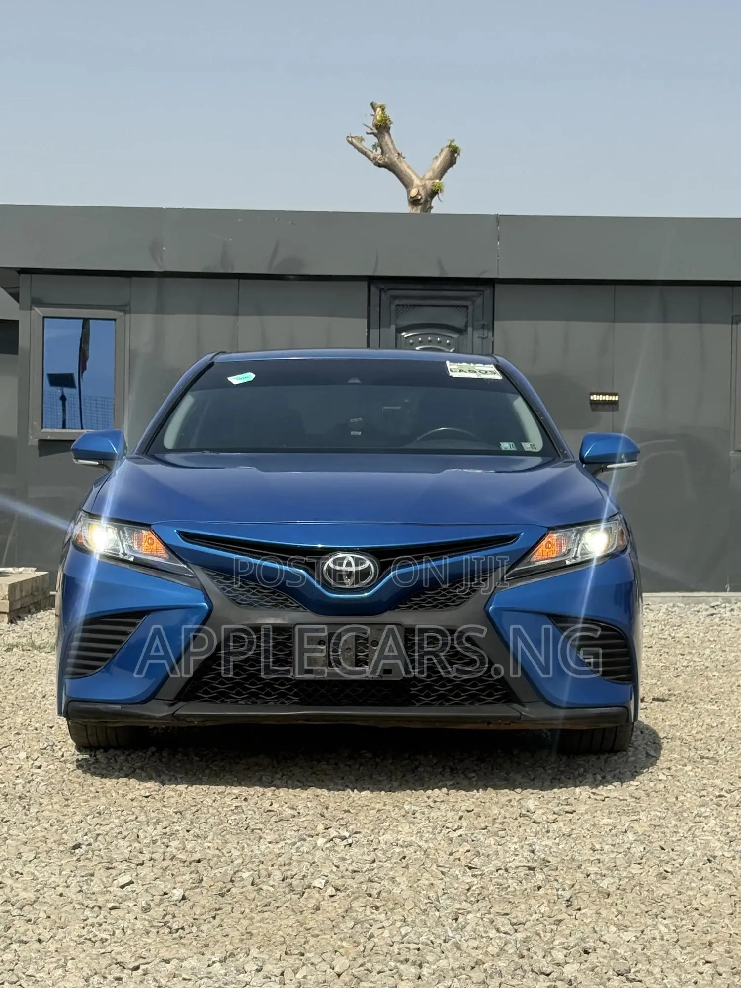 Toyota Camry SE FWD (2.5L 4cyl 8AM) 2018 Blue