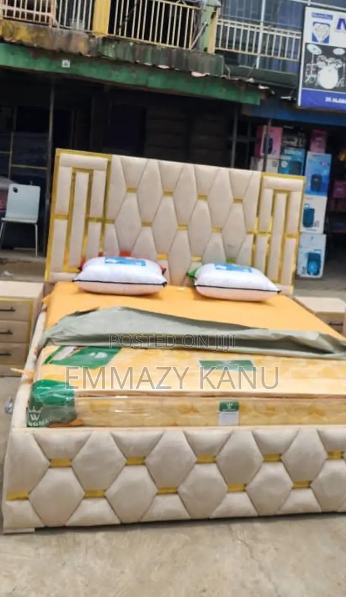 High Quality 6x6 Bedframe With 2 Bedside