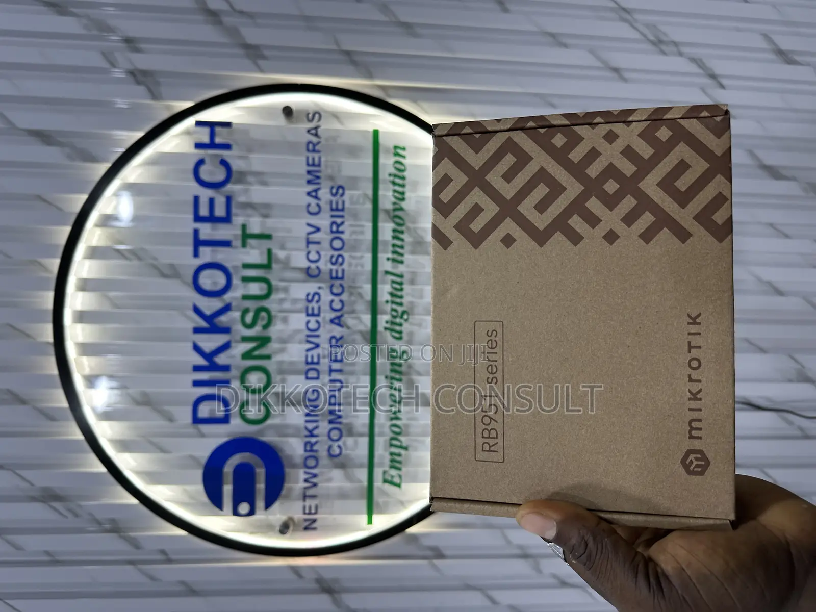 Mikrotik Routerboard Rb951ui-2hnd – Wireless Router + 5-Port Lan