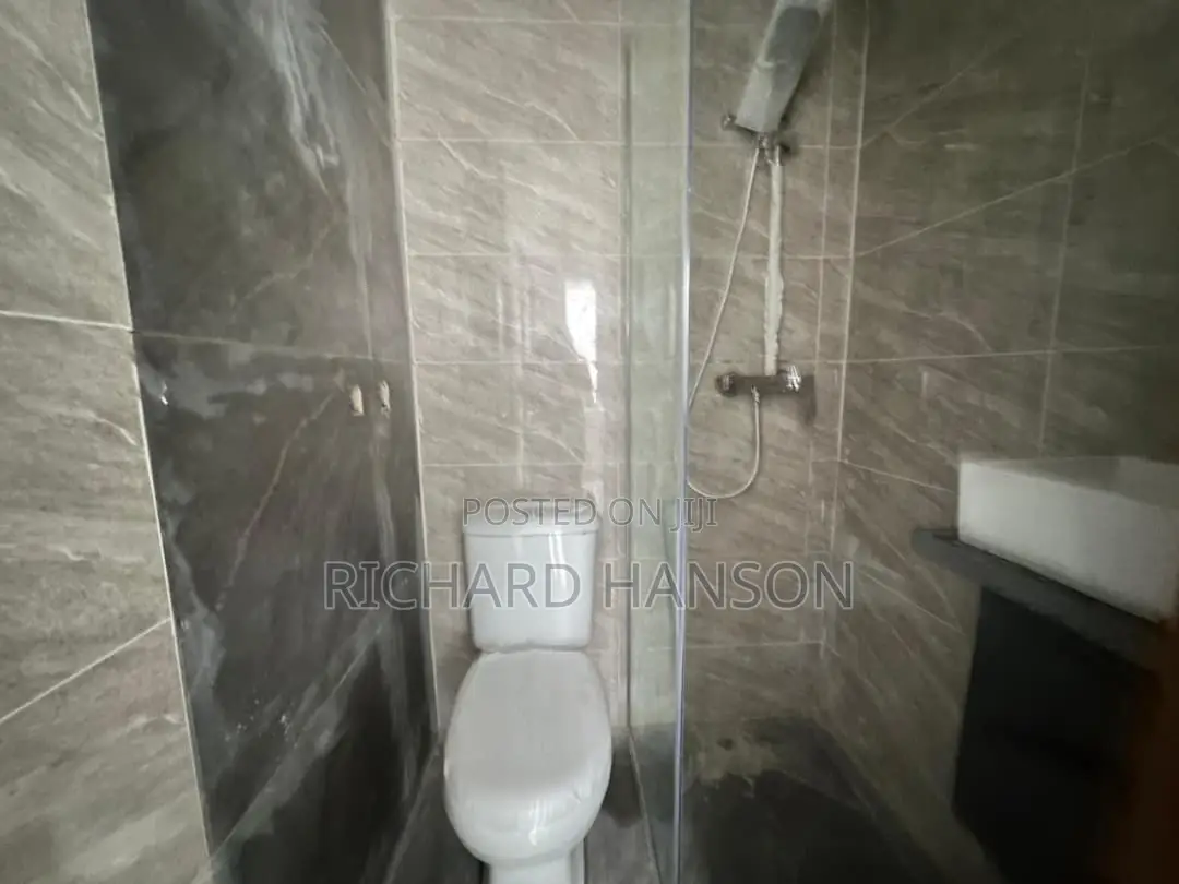 2bdrm Apartment in Ogombo for rent