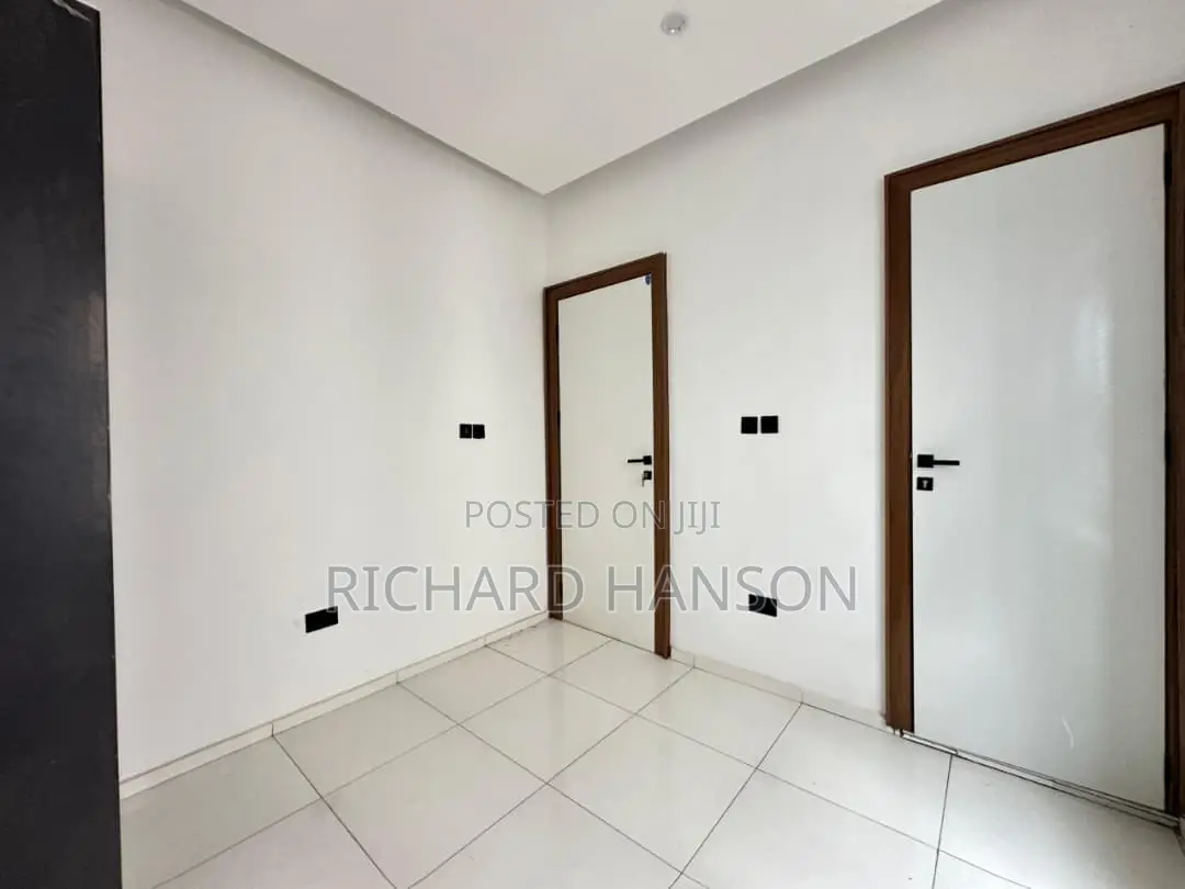 2bdrm Apartment in Ogombo for rent