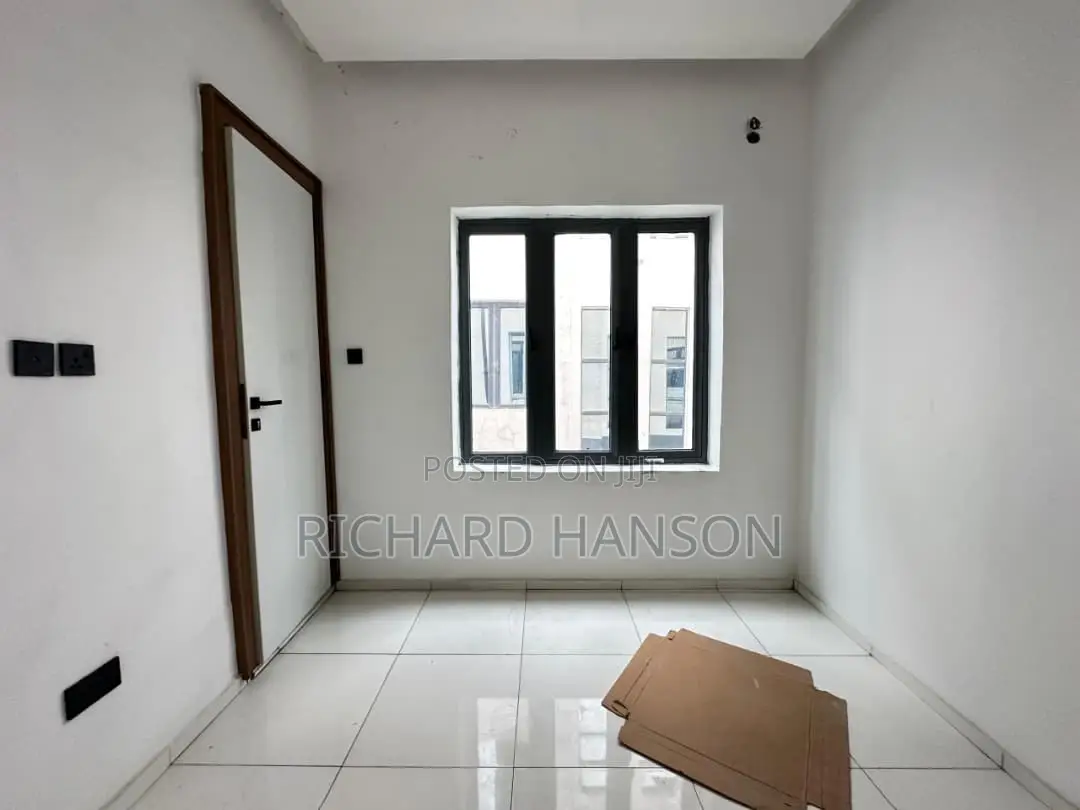 2bdrm Apartment in Ogombo for rent